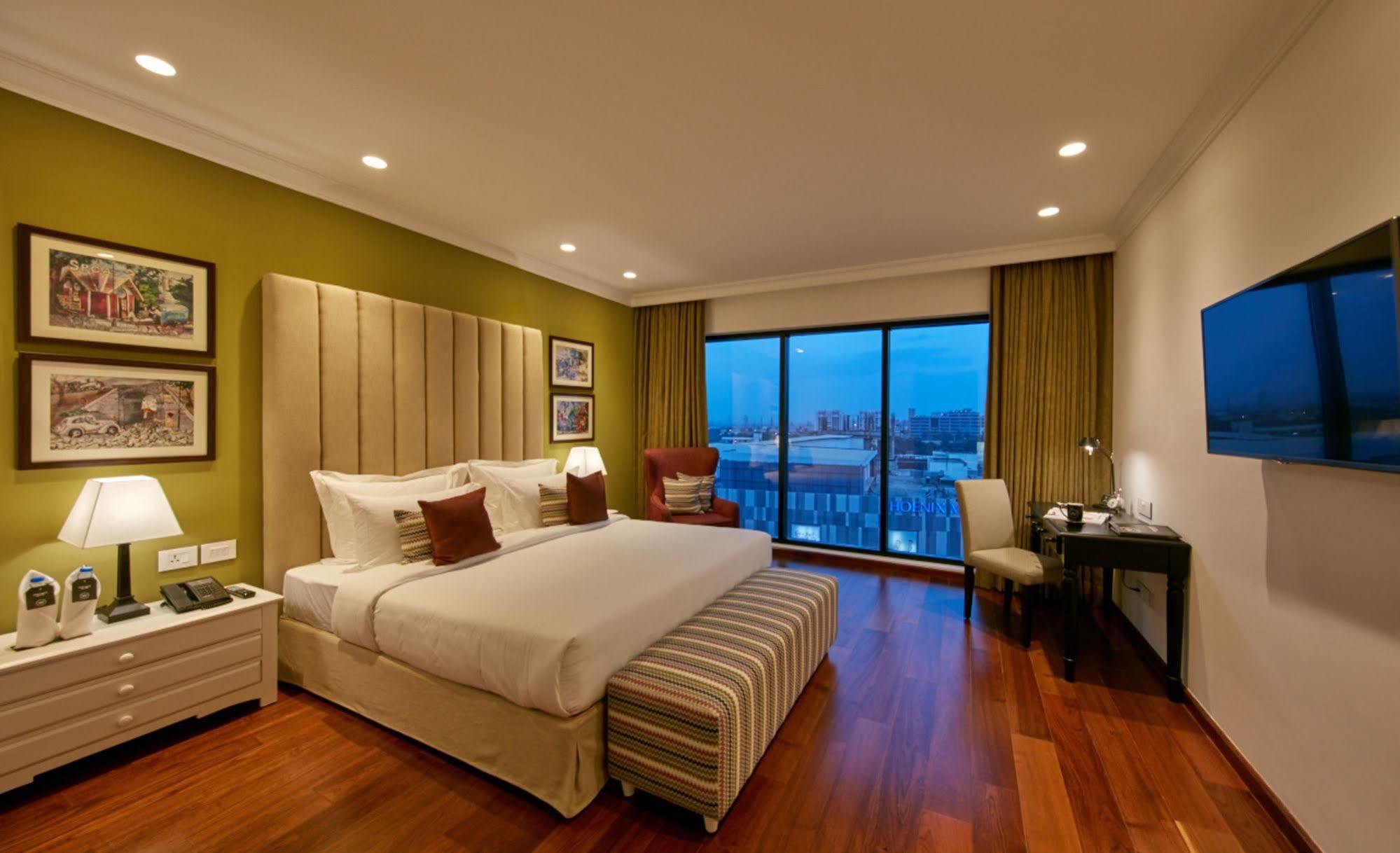 The Waverly Hotel & Residences Bangalore Eksteriør bilde